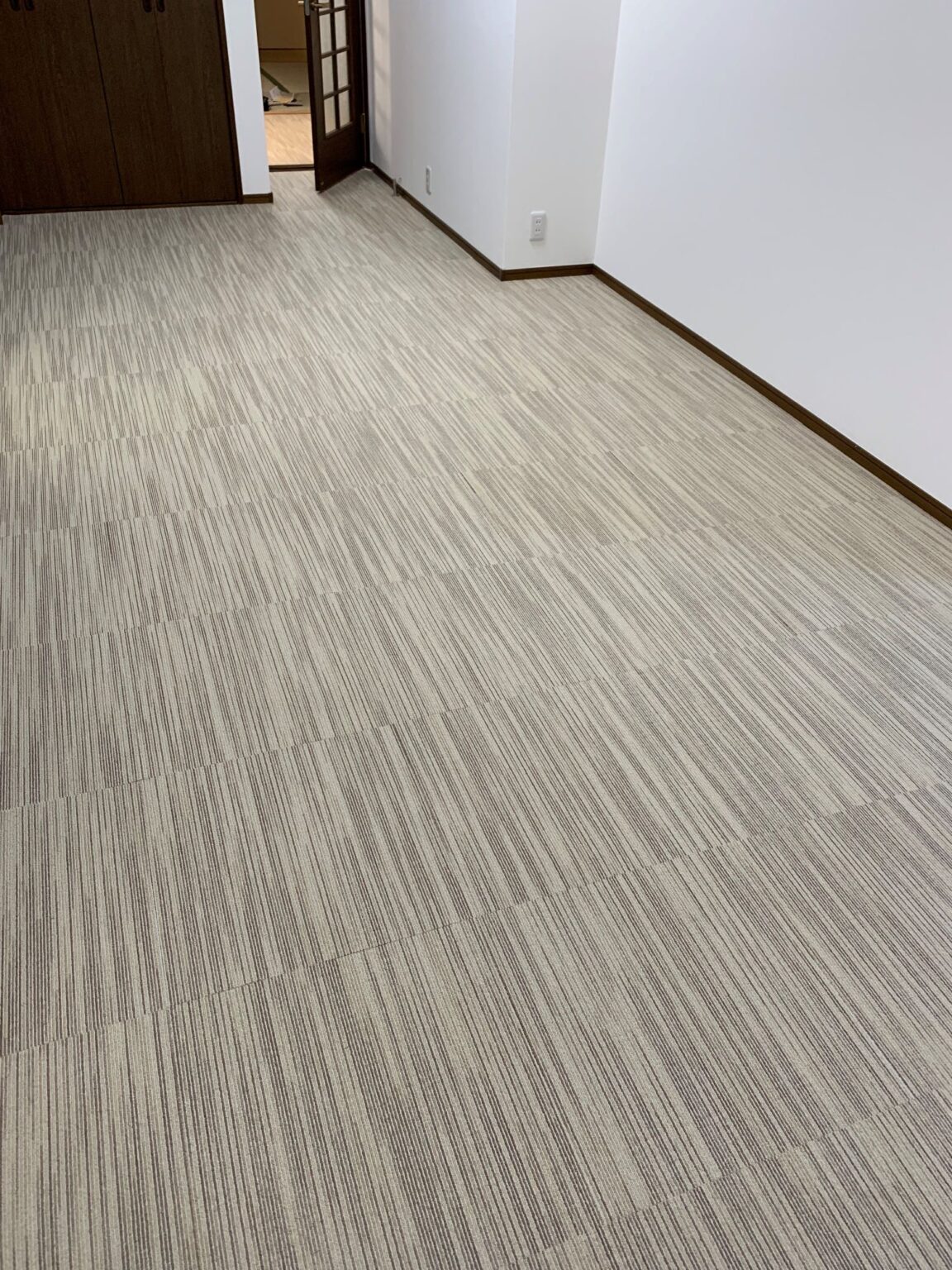 施工事例 – オーダーカーペット・タイルカーペットの「インテリアショップシロヤ東三国」大阪市淀川区